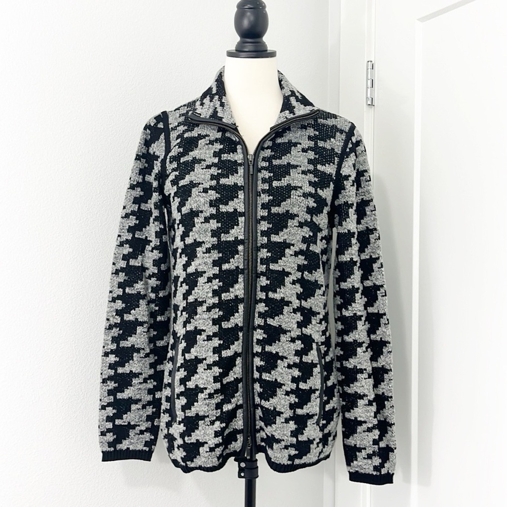 Bellford Medium Black, Gray Houndstooth Full Zip Funnel Neck Sweater w/Pockets